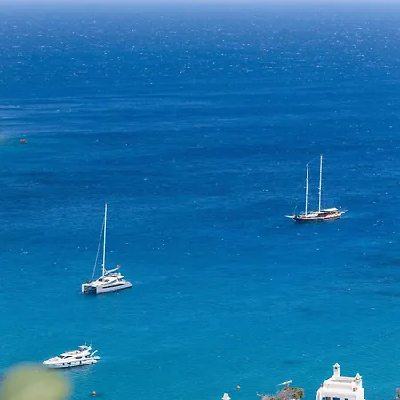 Luxury With Stunning Views Above Kalo Livadi ヴィラ *