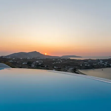 Luxury With Stunning Views Above Kalo Livadi *