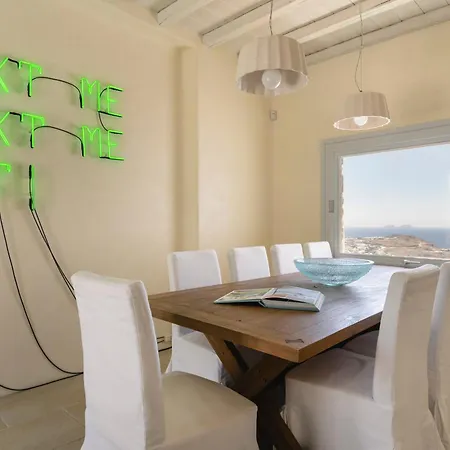 Luxury With Stunning Views Above Kalo Livadi ヴィラ