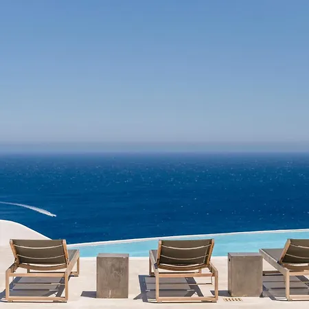 ヴィラ Luxury With Stunning Views Above Kalo Livadi *