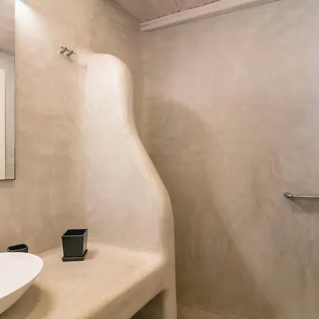Luxury With Stunning Views Above Kalo Livadi Mykonos Town