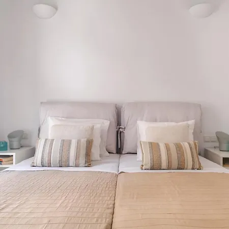 Luxury With Stunning Views Above Kalo Livadi Villa