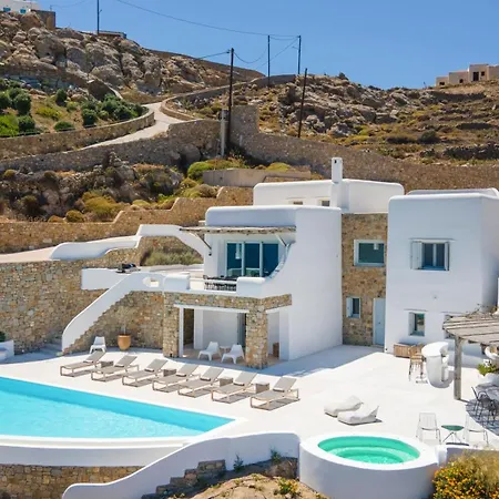 Luxury With Stunning Views Above Kalo Livadi Villa Mykonos Town